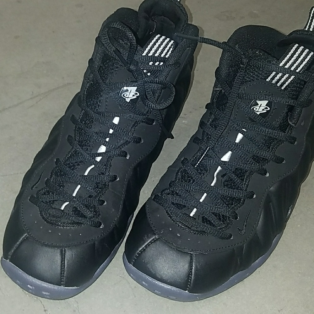 Nike foamposites All black foamposits worn twice